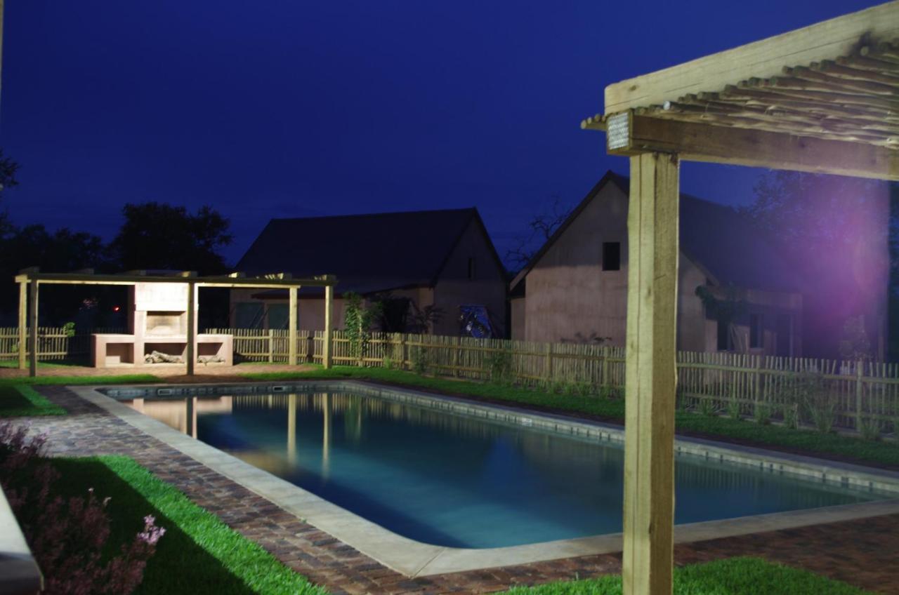 Lodge 54 Hoedspruit Extérieur photo