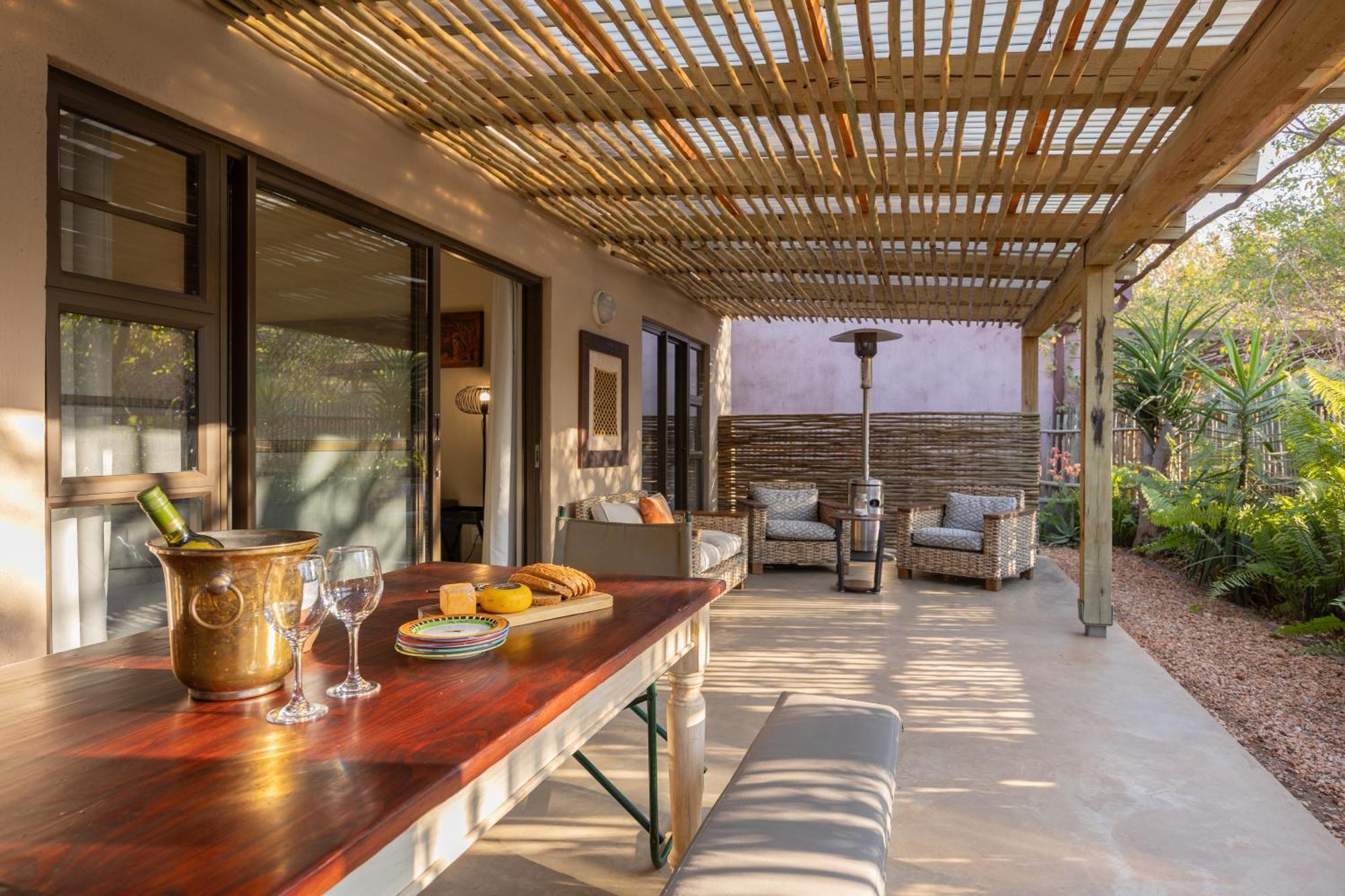 Lodge 54 Hoedspruit Extérieur photo